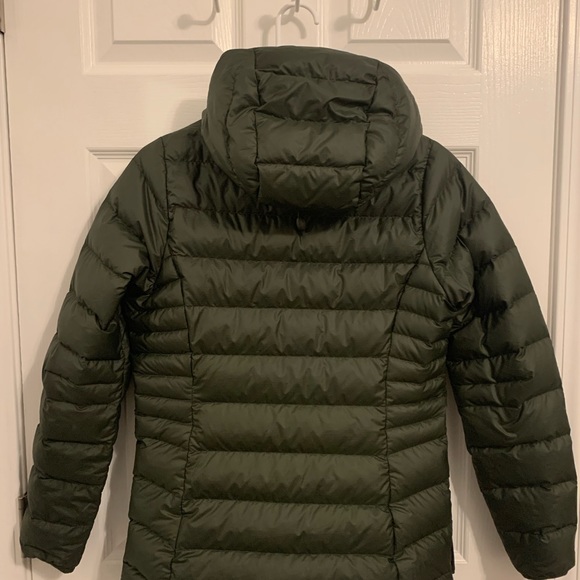 Patagonia Women’s Down Sweater Hoody Pullover - Picture 3 of 8